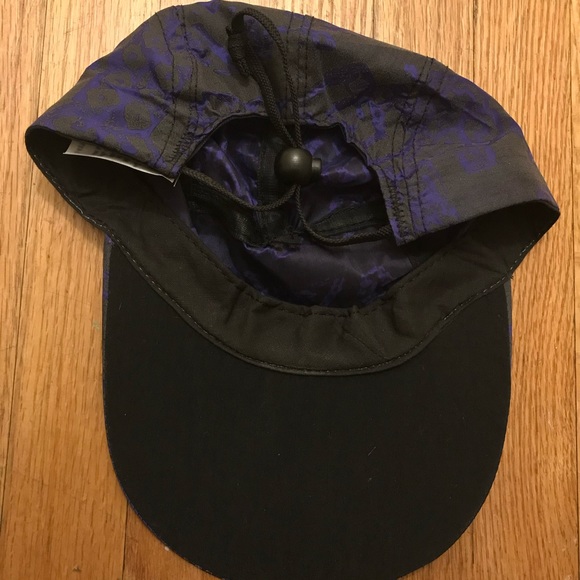 Vintage 90s skater biker hat with adjustable back - Picture 7 of 7